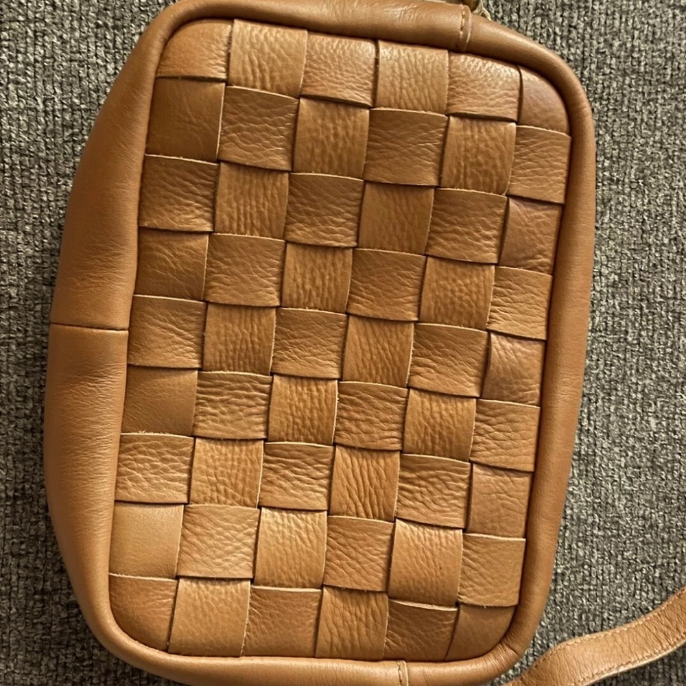 Madewell Transport Camera Bag in Desert Camel - Woven Edition